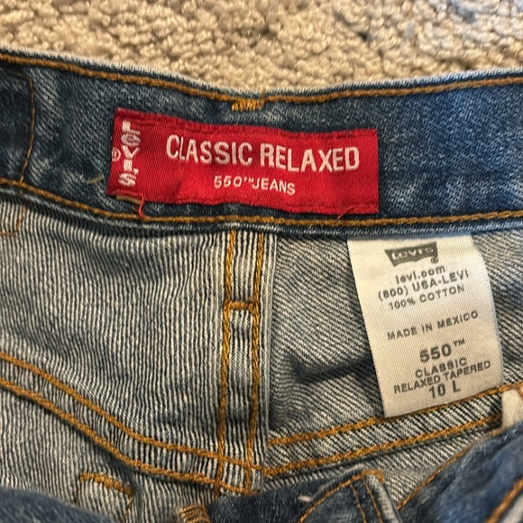 Levi’s cutoff shorts - Picture 3 of 3